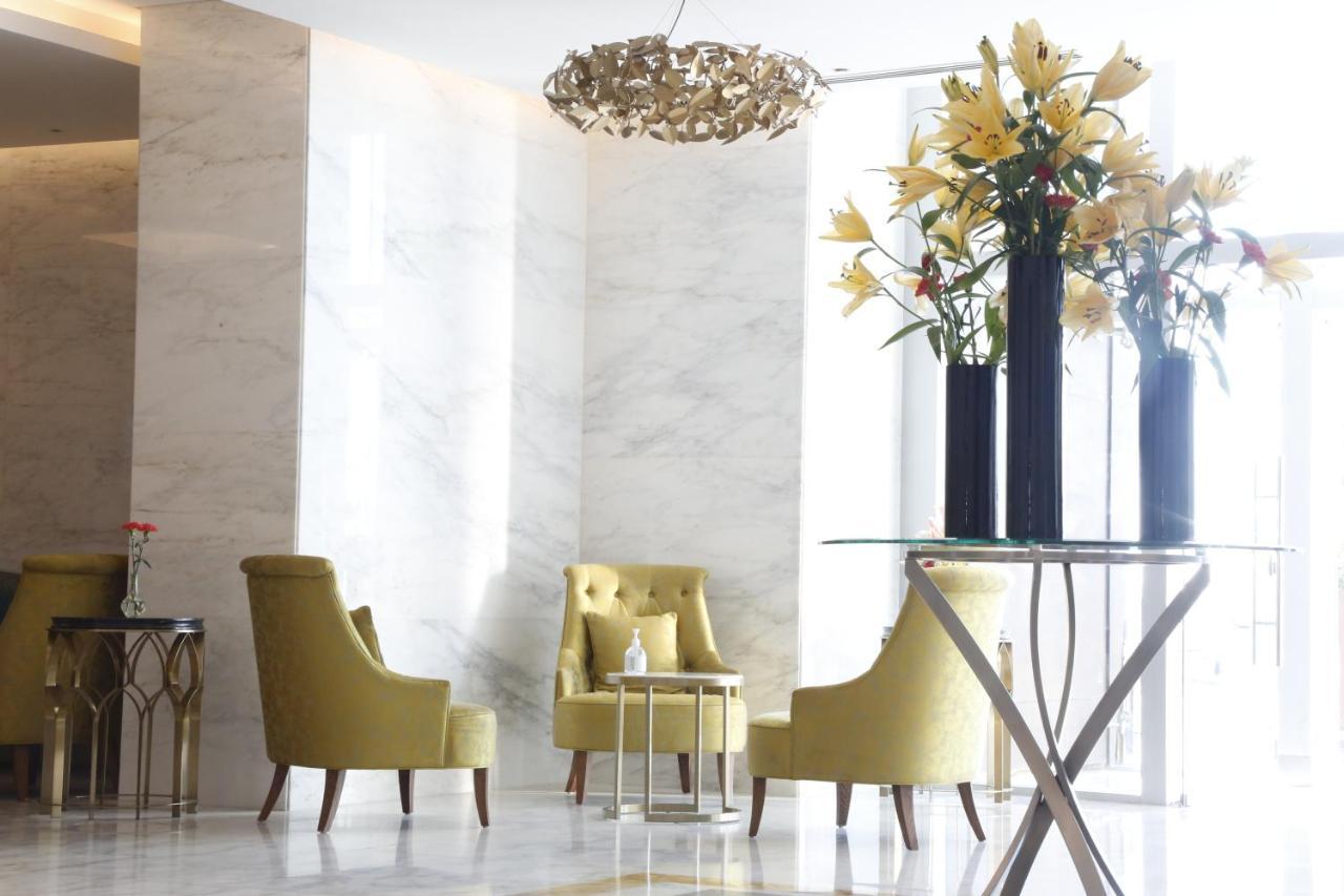 Waterfront Hotel Apartment Lusail Zewnętrze zdjęcie The lobby of the hotel
