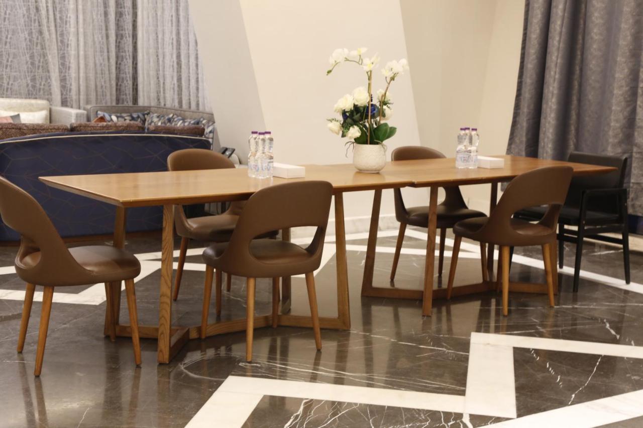 Waterfront Hotel Apartment Lusail Zewnętrze zdjęcie A meeting room at the Embassy of the United Kingdom in Riyadh
